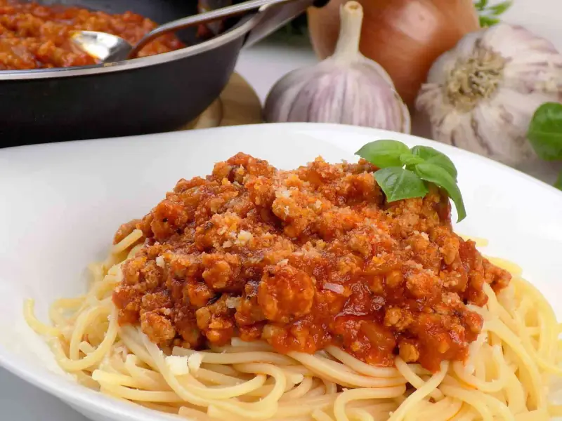 Spaghetti z mięsem mielonym: Mój przepis na sos, który pokochasz
